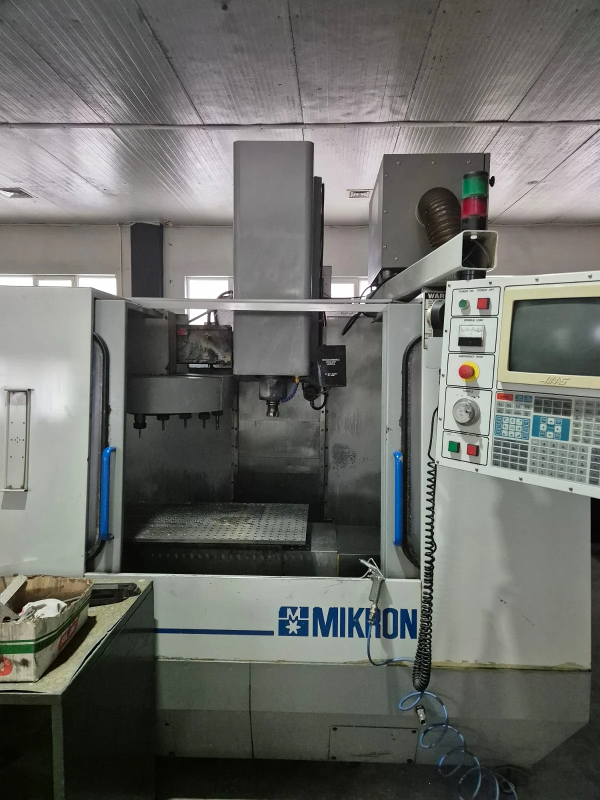 Freza CNC Mikron funcțională - Eficiență maximă pentru producție!